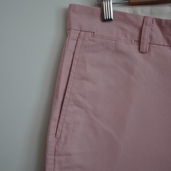 Old Navy pink shorts - Picture 3 of 8